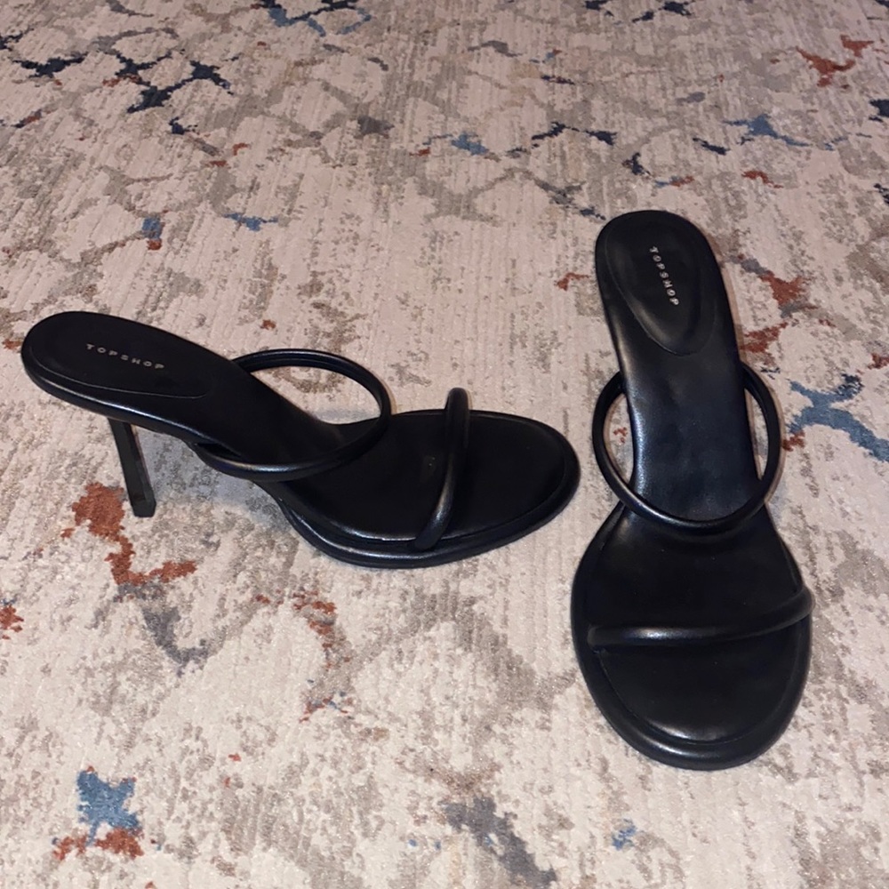 Women’s black heels